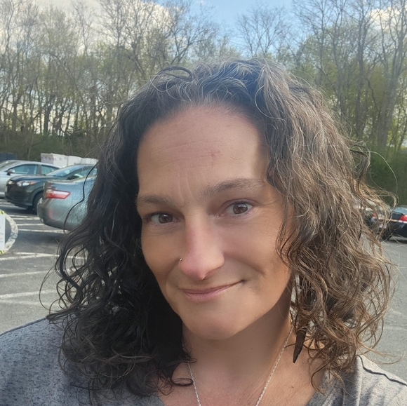 Meet your Posher, Jennifer - Picture 1 of 1